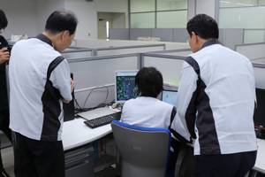開発フロアでの撮影の様子